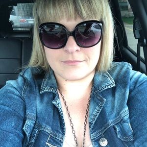 Meet your Posher, Dana